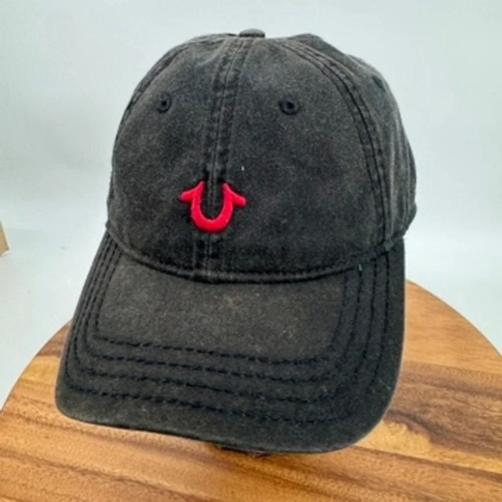 True Religion Hat‎ Cap Black Red Mens OSFA Horseshoe Distressed Faded Strapback